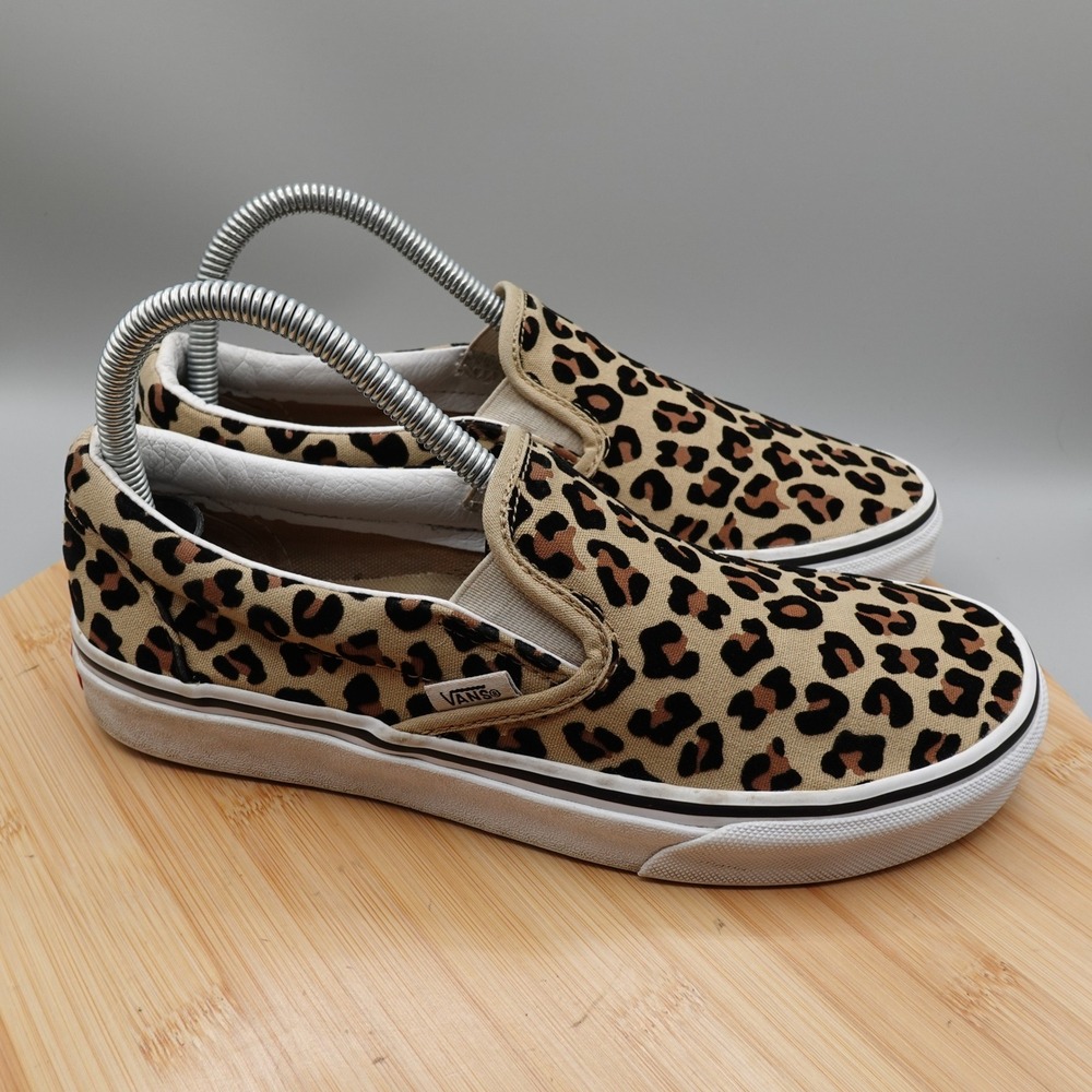 Vans Shoes Womens 8 Tan Leopard Print Classic Slip On Sneakers Low Top Flaw - Picture 3 of 10